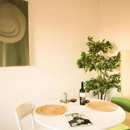 Nel Centro Storico Di 살루초